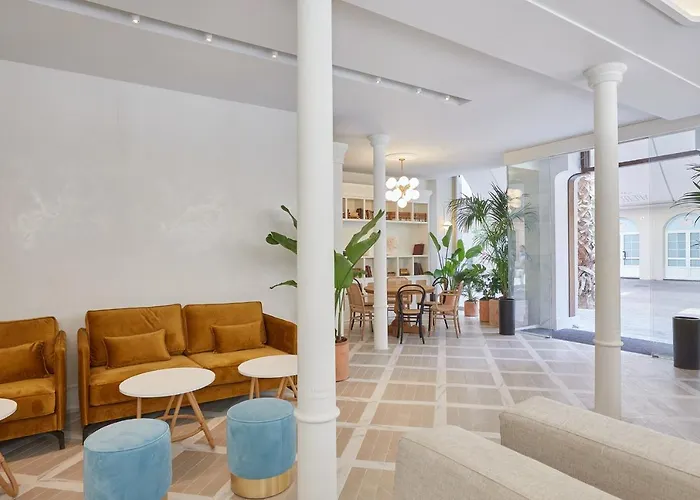 Icon Malabar מלון