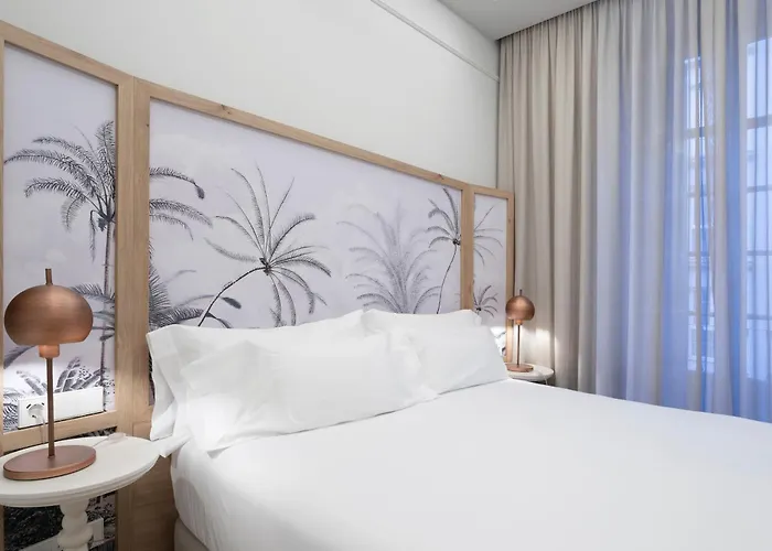 Icon Malabar מלון