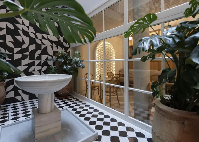 Icon Malabar מלון